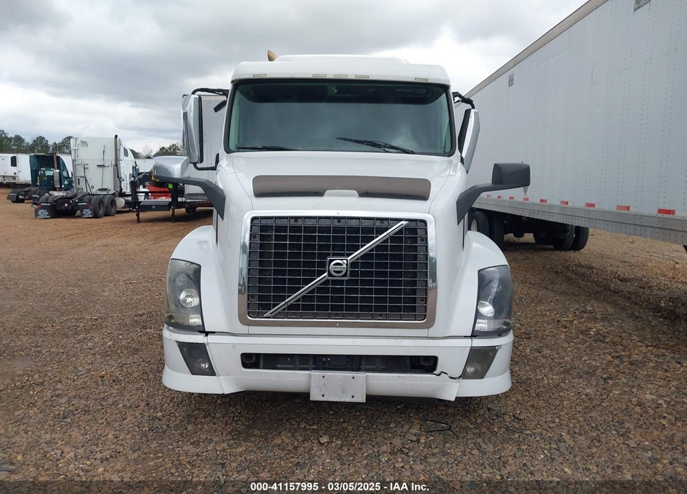 2015 VOLVO VN VIN: 4V4NC9EH9FN926333