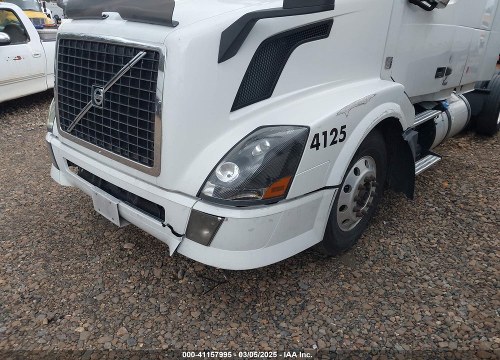 2015 VOLVO VN VIN: 4V4NC9EH9FN926333