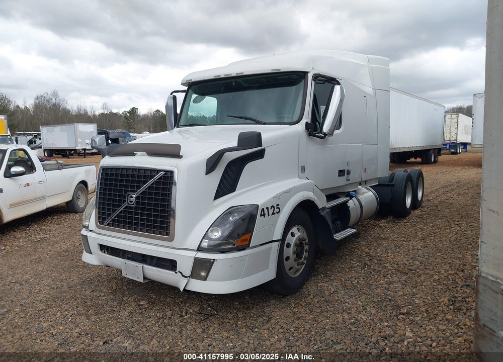 2015 VOLVO VN VIN: 4V4NC9EH9FN926333