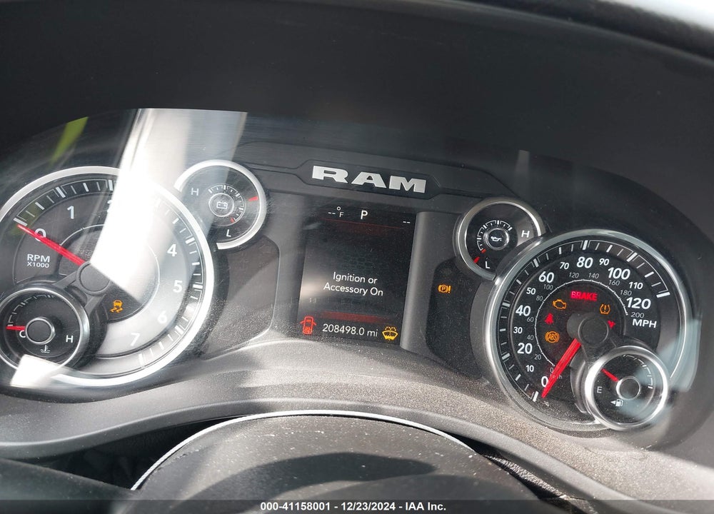 2019 RAM 1500 VIN: 1C6RREBT9KN568231