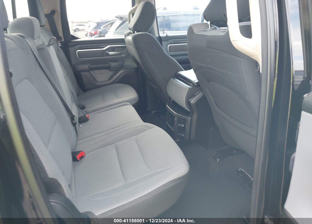 2019 RAM 1500 VIN: 1C6RREBT9KN568231
