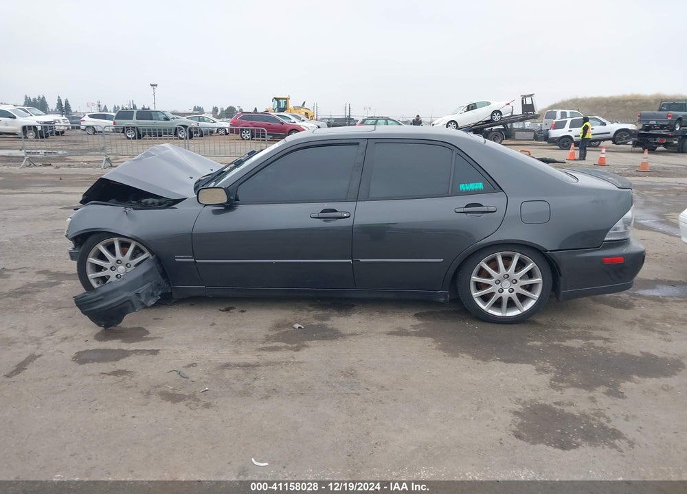 2003 LEXUS IS 300 BASE W/5-SPEED MANUAL VIN: JTHBD192930075709