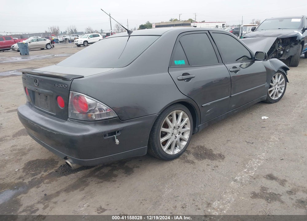 2003 LEXUS IS 300 BASE W/5-SPEED MANUAL VIN: JTHBD192930075709
