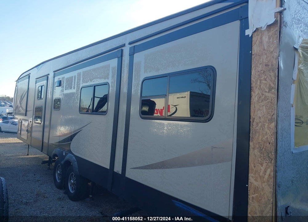 2019 FOREST RIVER CHAPARRAL VIN: 5ZT3CH2B0KA321484