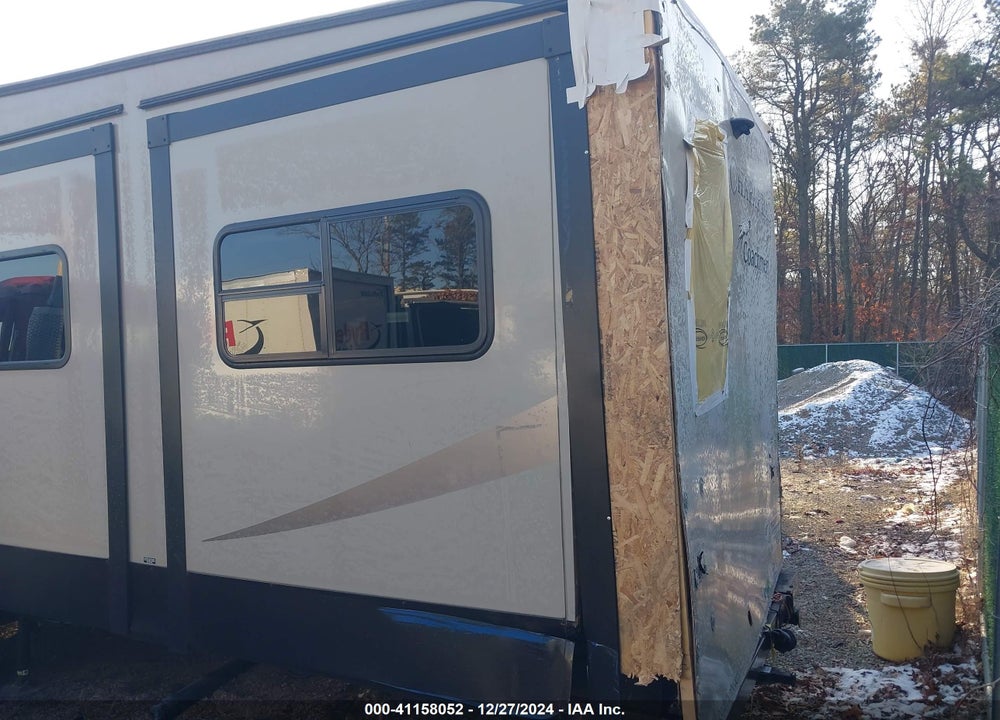 2019 FOREST RIVER CHAPARRAL VIN: 5ZT3CH2B0KA321484