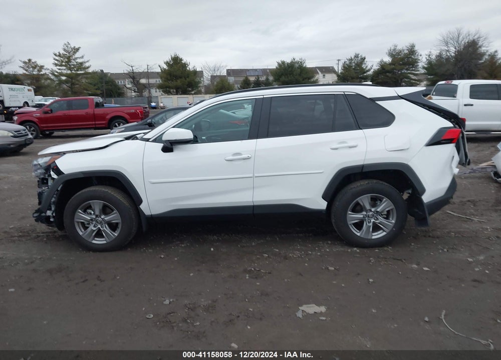 2024 TOYOTA RAV4 XLE VIN: 2T3P1RFV7RC460883