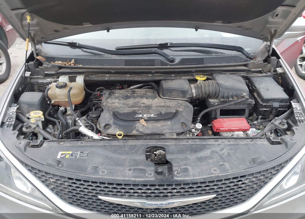 2017 CHRYSLER PACIFICA TOURING L VIN: 2C4RC1BGXHR702648