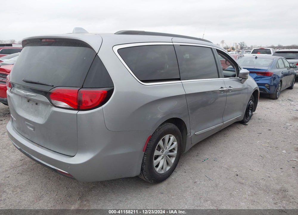 2017 CHRYSLER PACIFICA TOURING L VIN: 2C4RC1BGXHR702648