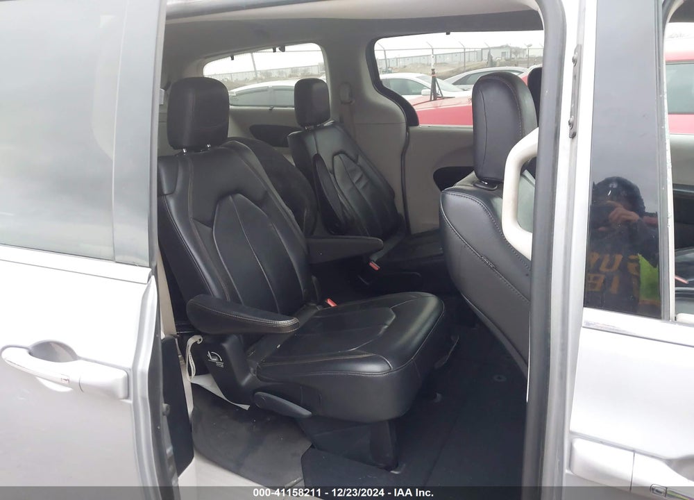 2017 CHRYSLER PACIFICA TOURING L VIN: 2C4RC1BGXHR702648