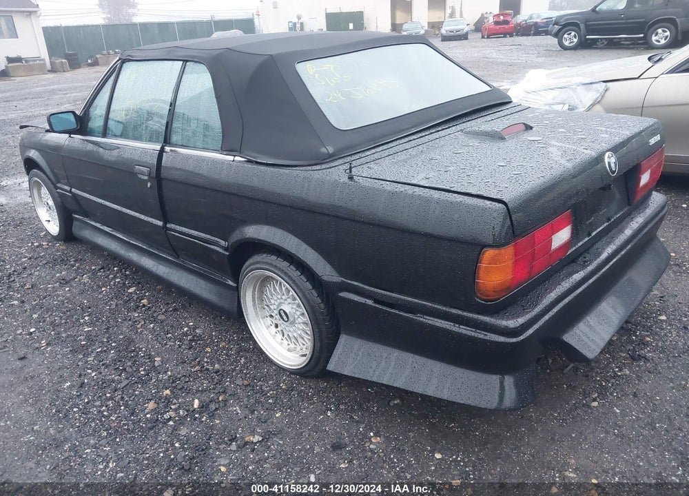 1992 BMW 325 IC VIN: WBABB1311NEC06144