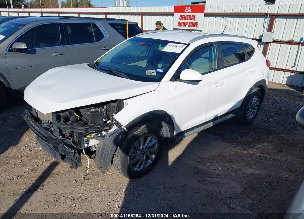 2017 HYUNDAI TUCSON SE VIN: KM8J33A46HU593622