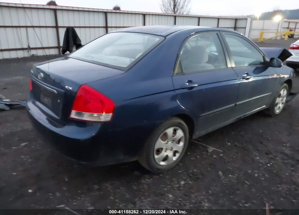 2009 KIA SPECTRA VIN: KNAFE221495589502