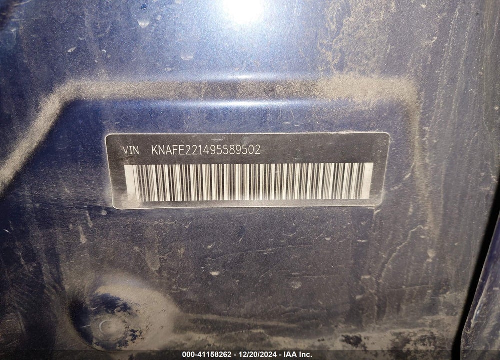 2009 KIA SPECTRA VIN: KNAFE221495589502