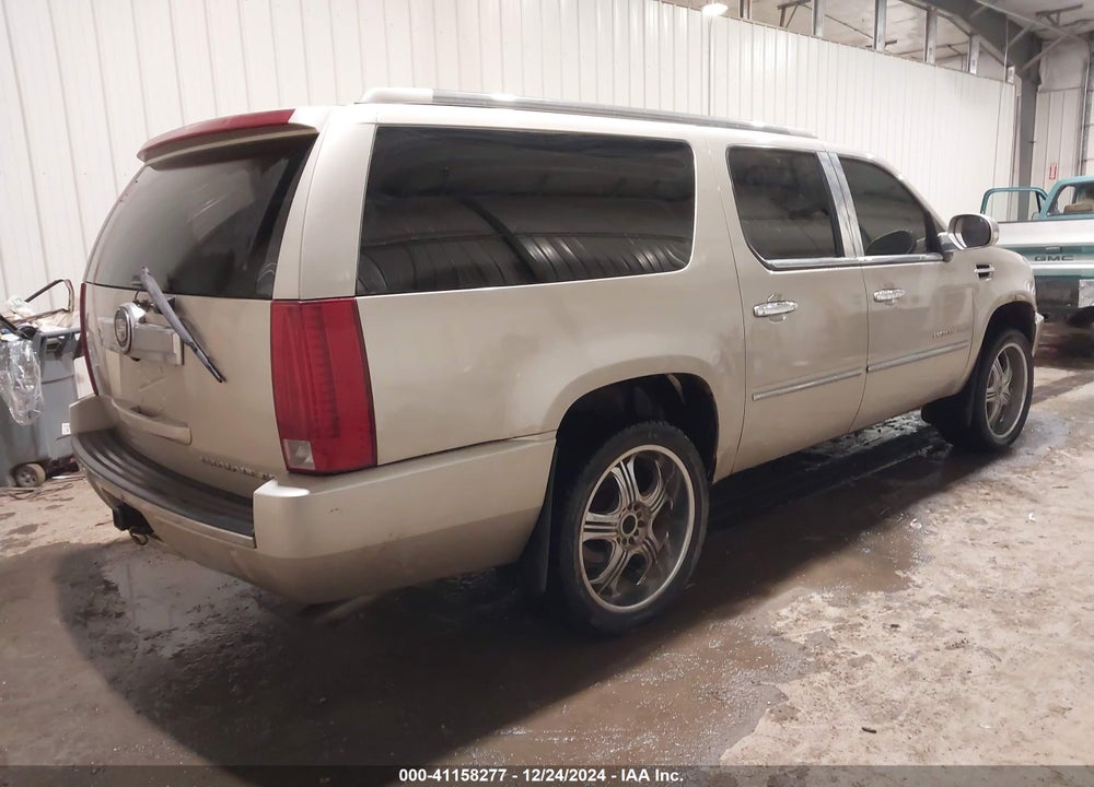 2007 CADILLAC ESCALADE ESV VIN: 1GYFK66827R302491