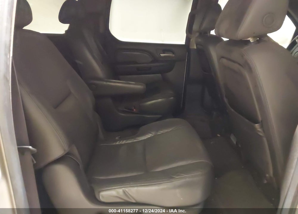 2007 CADILLAC ESCALADE ESV VIN: 1GYFK66827R302491