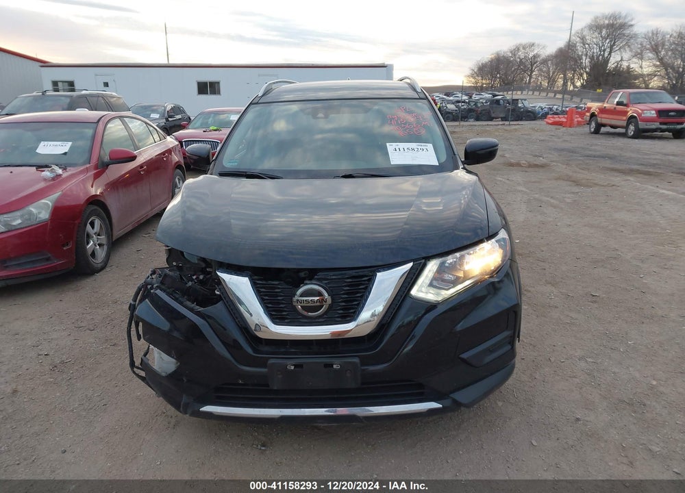 2019 NISSAN ROGUE SV VIN: 5N1AT2MV2KC725836
