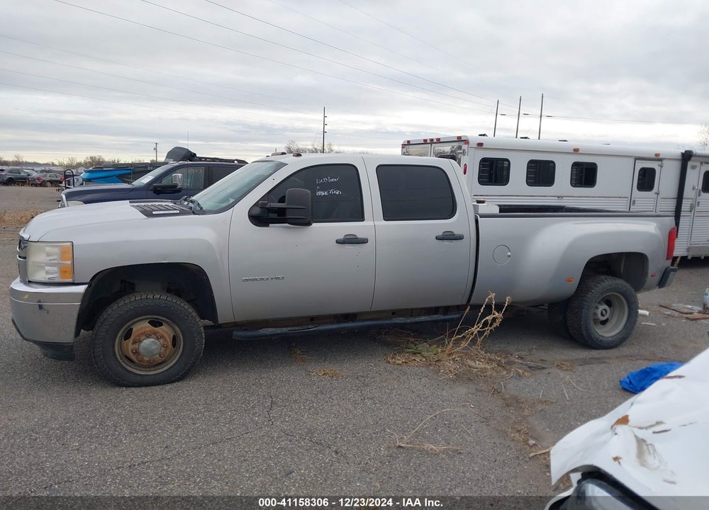 2011 CHEVROLET SILVERADO 3500HD WORK TRUCK VIN: 1GC4KZC84BF218279