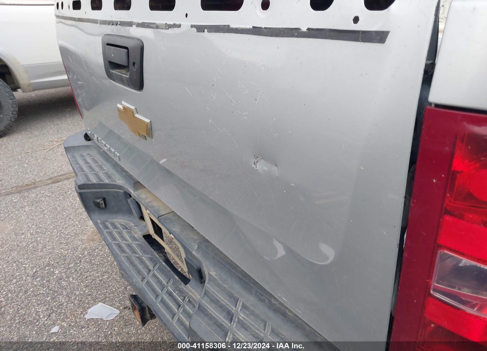 2011 CHEVROLET SILVERADO 3500HD WORK TRUCK VIN: 1GC4KZC84BF218279
