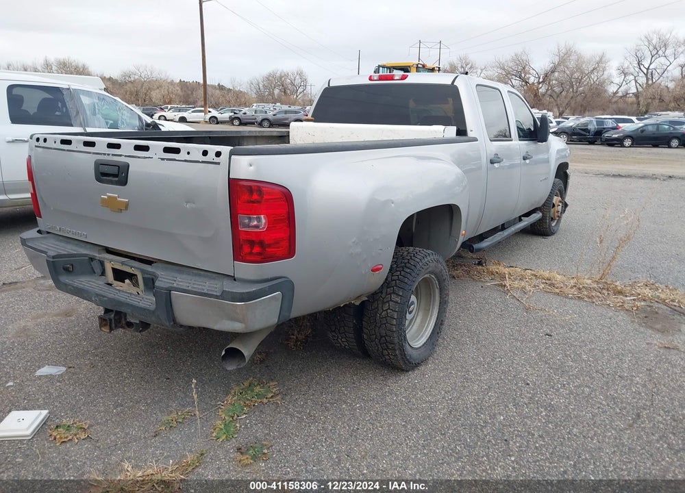 2011 CHEVROLET SILVERADO 3500HD WORK TRUCK VIN: 1GC4KZC84BF218279