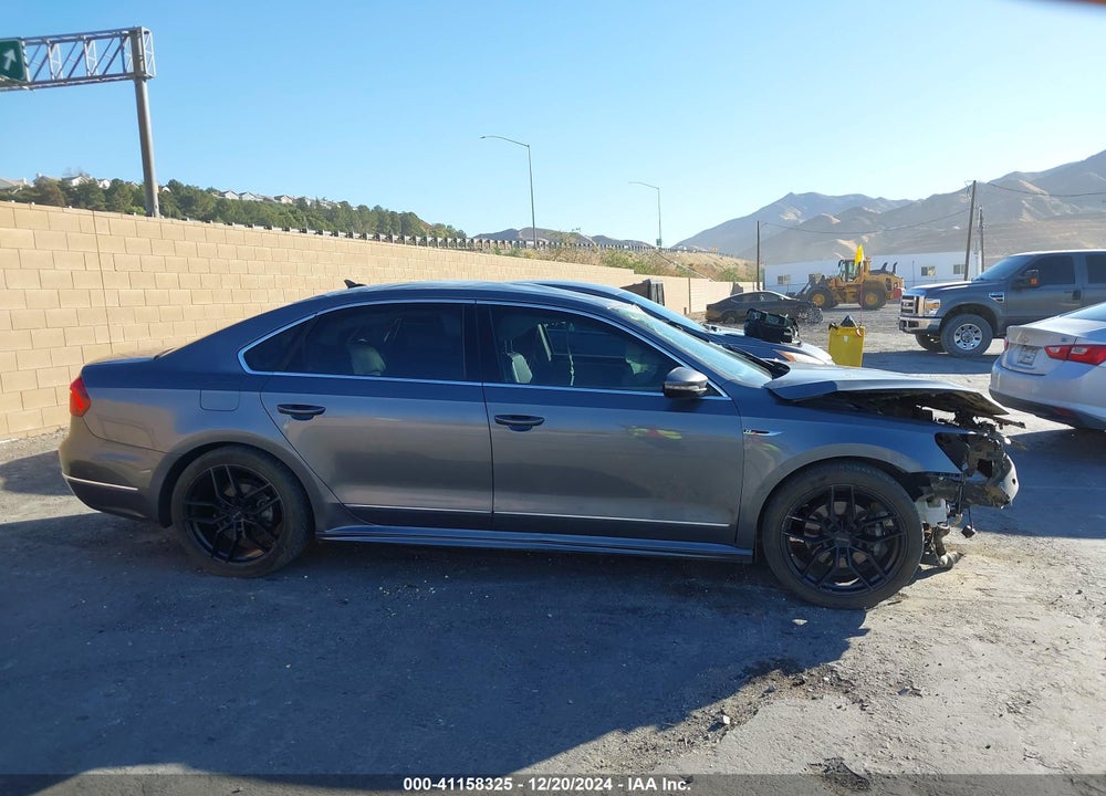 2017 VOLKSWAGEN PASSAT VIN: 1VWDT7A33HC080928