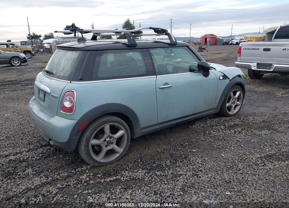 2012 MINI COOPER VIN: WMWSU3C54CT368185