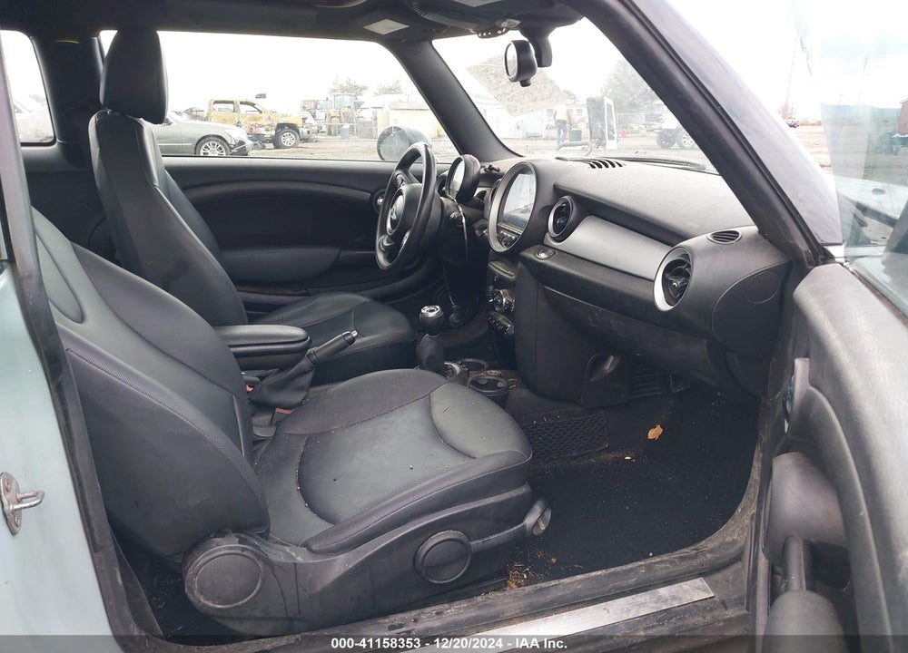 2012 MINI COOPER VIN: WMWSU3C54CT368185