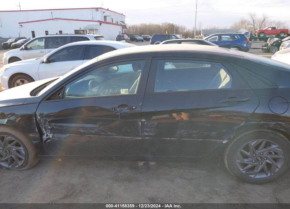 2024 HYUNDAI ELANTRA SEL VIN: KMHLM4DG2RU823742