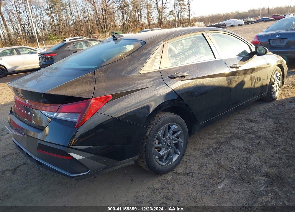 2024 HYUNDAI ELANTRA SEL VIN: KMHLM4DG2RU823742