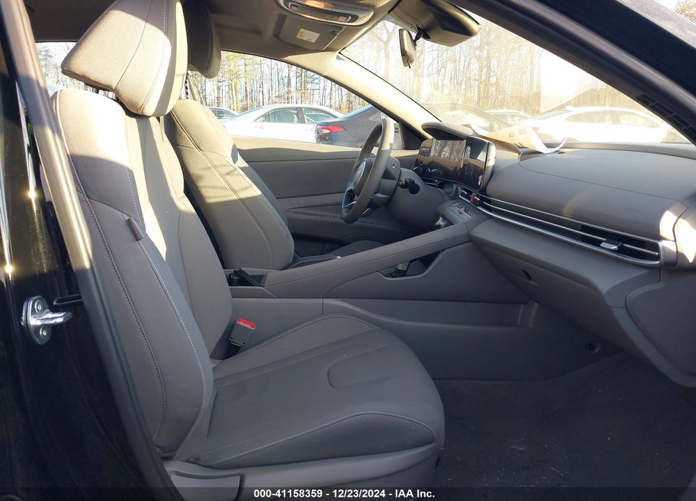 2024 HYUNDAI ELANTRA SEL VIN: KMHLM4DG2RU823742