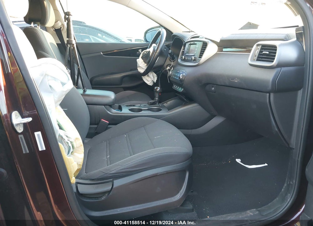 2016 KIA SORENTO 2.4L LX VIN: 5XYPG4A32GG015968