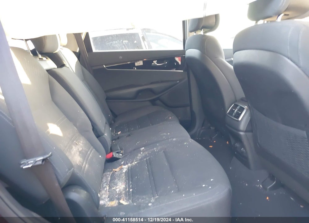 2016 KIA SORENTO 2.4L LX VIN: 5XYPG4A32GG015968