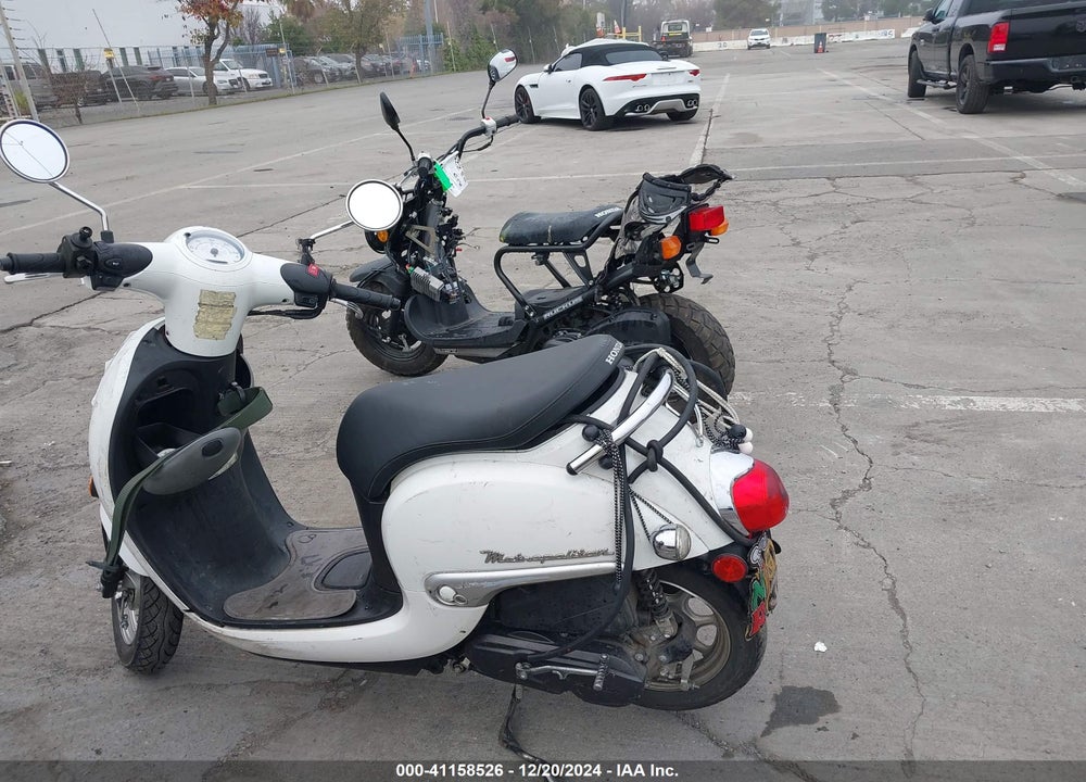 2017 HONDA NCW50 VIN: JH2AF7710HK101945