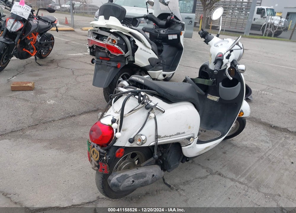 2017 HONDA NCW50 VIN: JH2AF7710HK101945