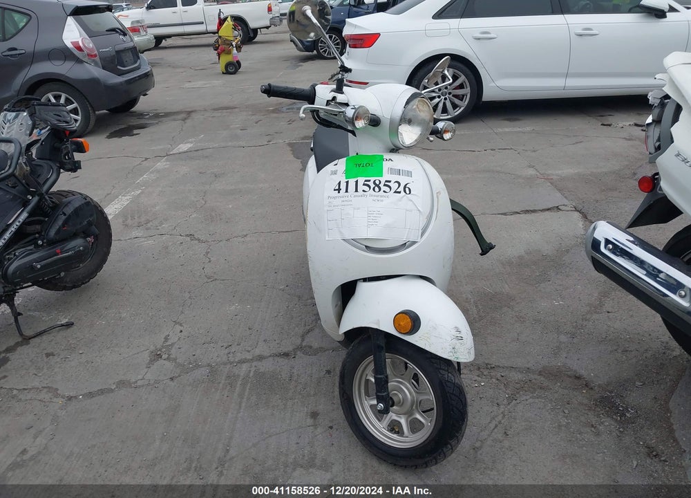 2017 HONDA NCW50 VIN: JH2AF7710HK101945