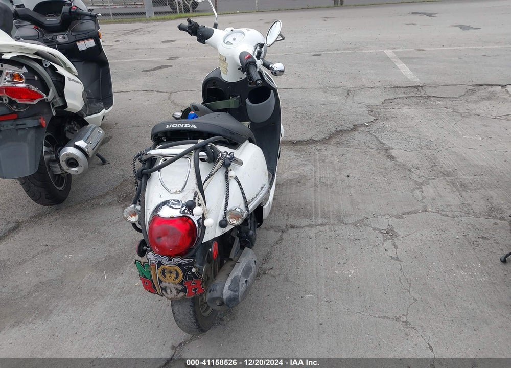 2017 HONDA NCW50 VIN: JH2AF7710HK101945