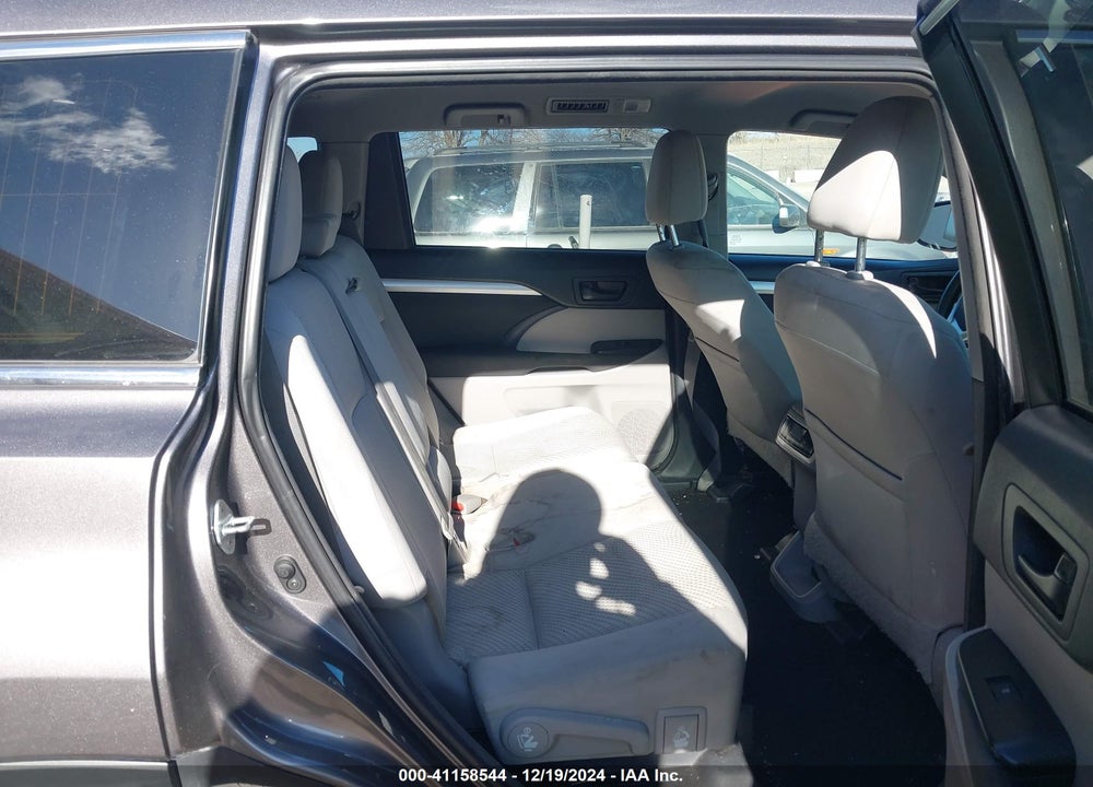 2015 TOYOTA HIGHLANDER LE V6 VIN: 5TDZKRFH0FS085737