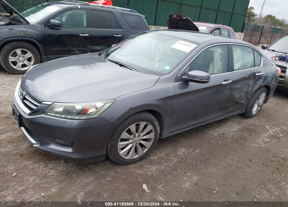 2015 HONDA ACCORD VIN: 1HGCR3F86FA021800