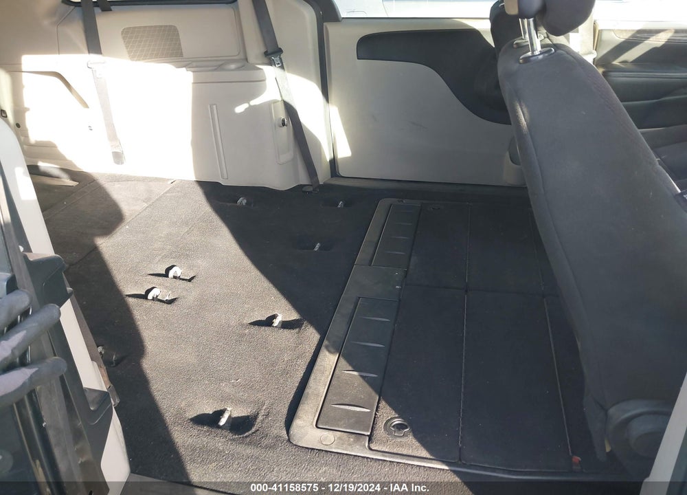 2011 DODGE GRAND CARAVAN EXPRESS VIN: 2D4RN4DG0BR706243