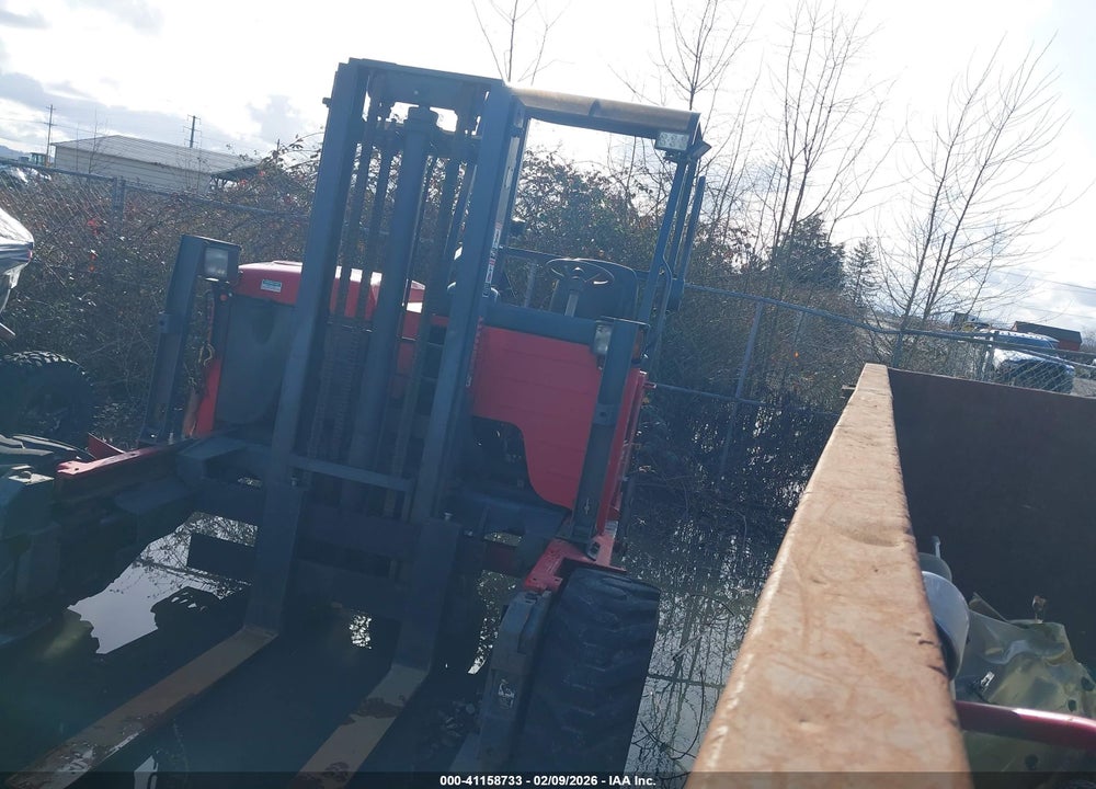 2015 MOFFETT 5000 TRUCK MOUNTED VIN: XO300008