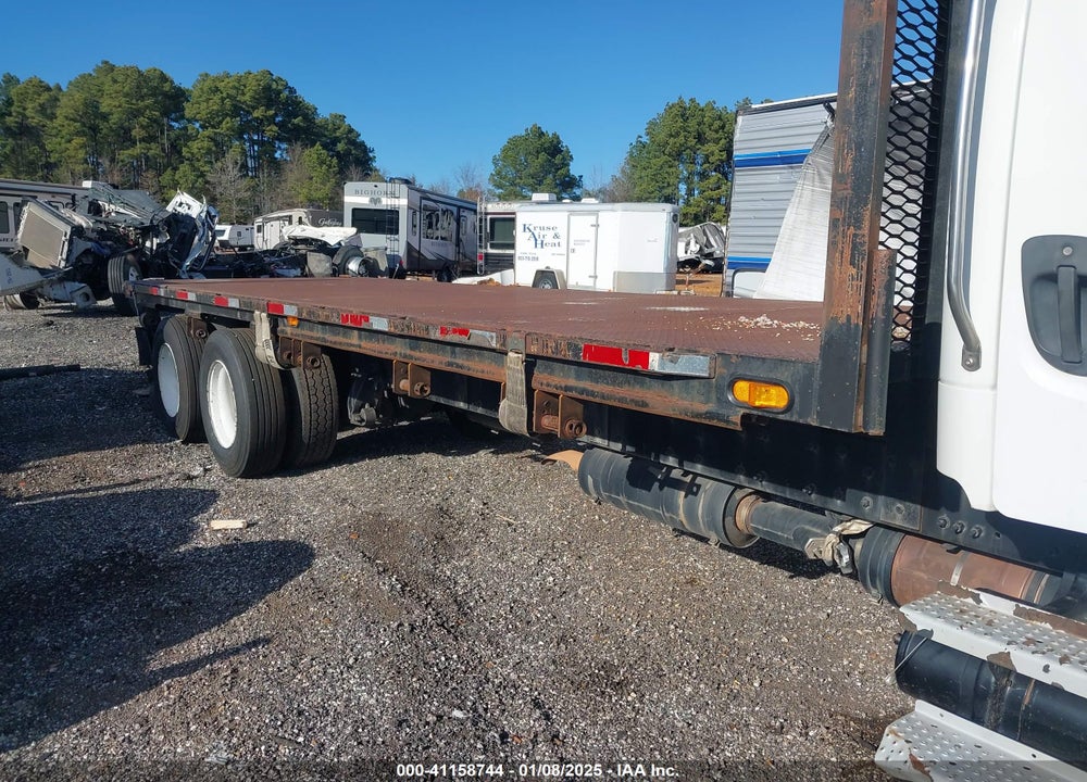 2017 FREIGHTLINER M2 106 VIN: 1FVHCYCY9HHJB2013