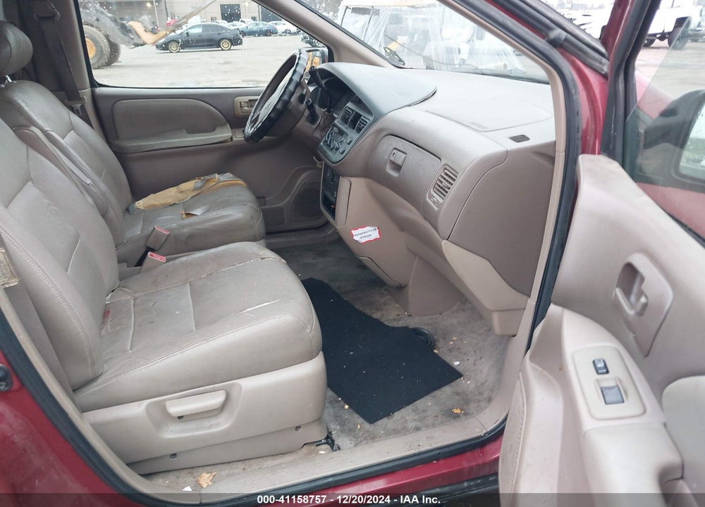 1998 TOYOTA SIENNA LE VIN: 4T3ZF13C4WU008284