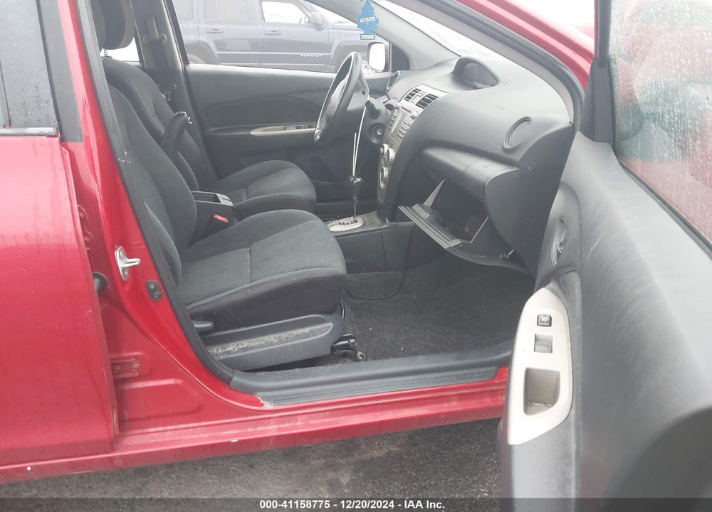 2011 TOYOTA YARIS VIN: JTDBT4K38B4084269