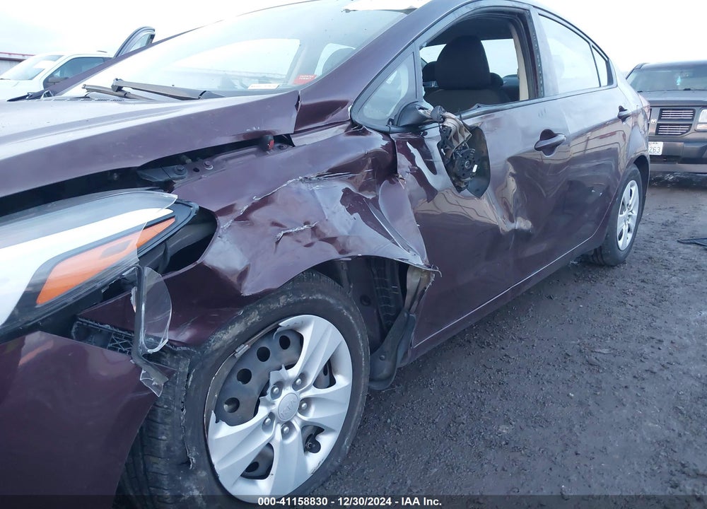 2018 KIA FORTE LX VIN: 3KPFK4A71JE274369