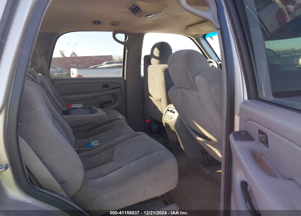 2005 CHEVROLET TAHOE LS VIN: 1GNEC13T45R272120