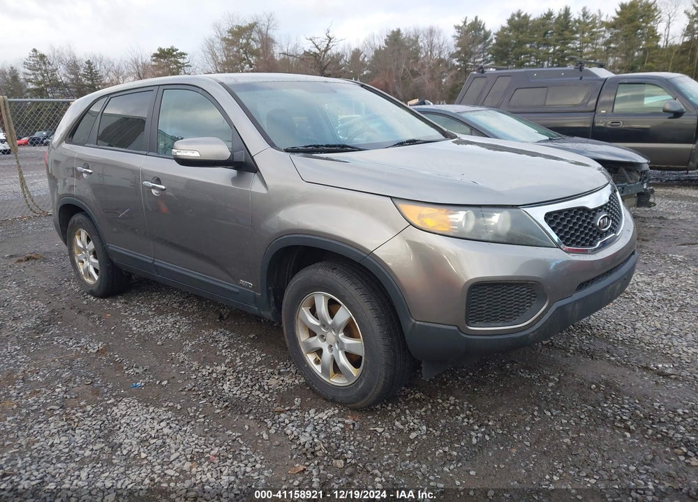 2011 KIA SORENTO LX VIN: 5XYKTCA18BG122000