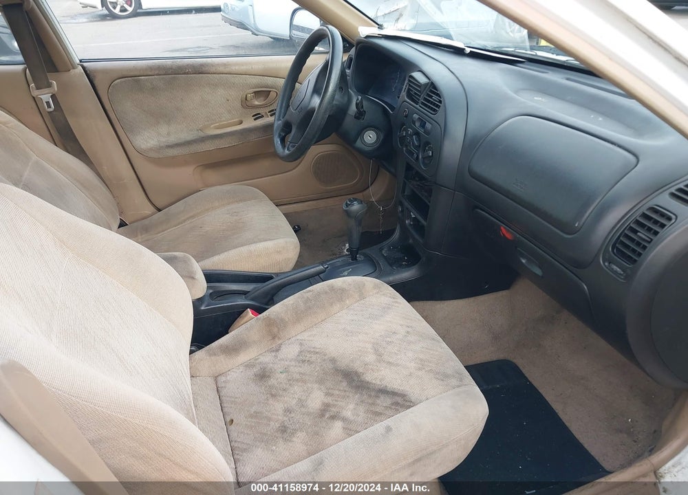 2000 MITSUBISHI MIRAGE VIN: JA3AY26C7YU017939