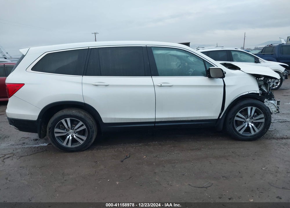 2017 HONDA PILOT VIN: 5FNYF6H64HB084561