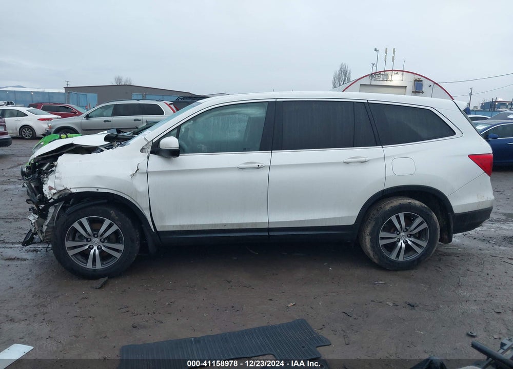 2017 HONDA PILOT VIN: 5FNYF6H64HB084561