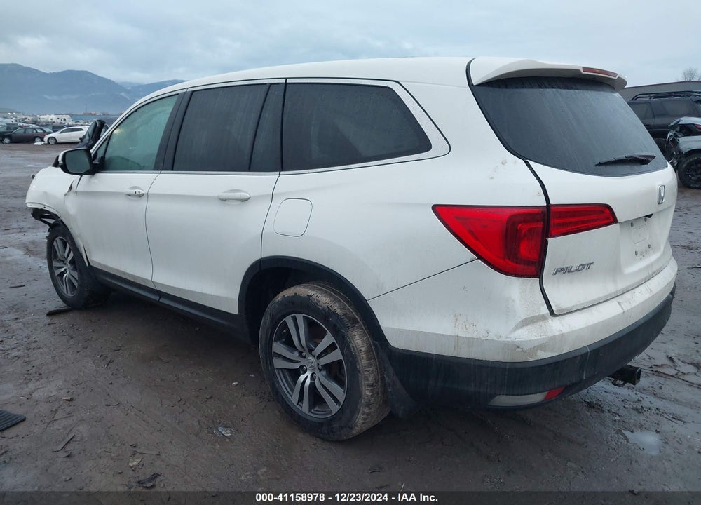 2017 HONDA PILOT VIN: 5FNYF6H64HB084561