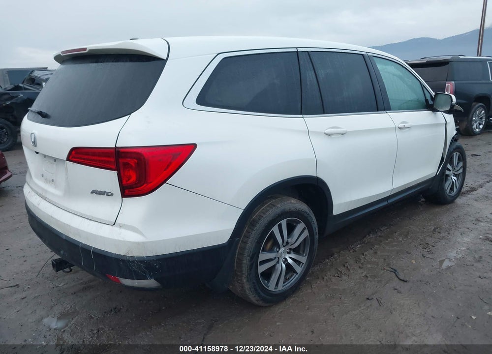 2017 HONDA PILOT VIN: 5FNYF6H64HB084561